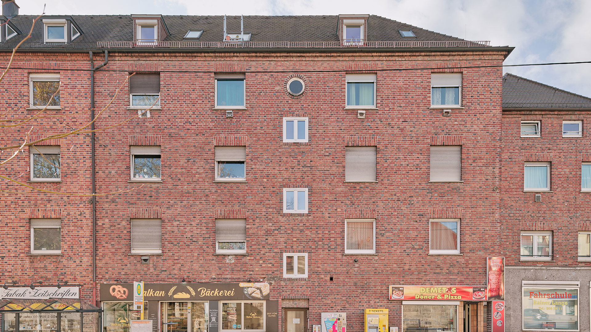 real-estate-residential-hallschlag-27-frontal