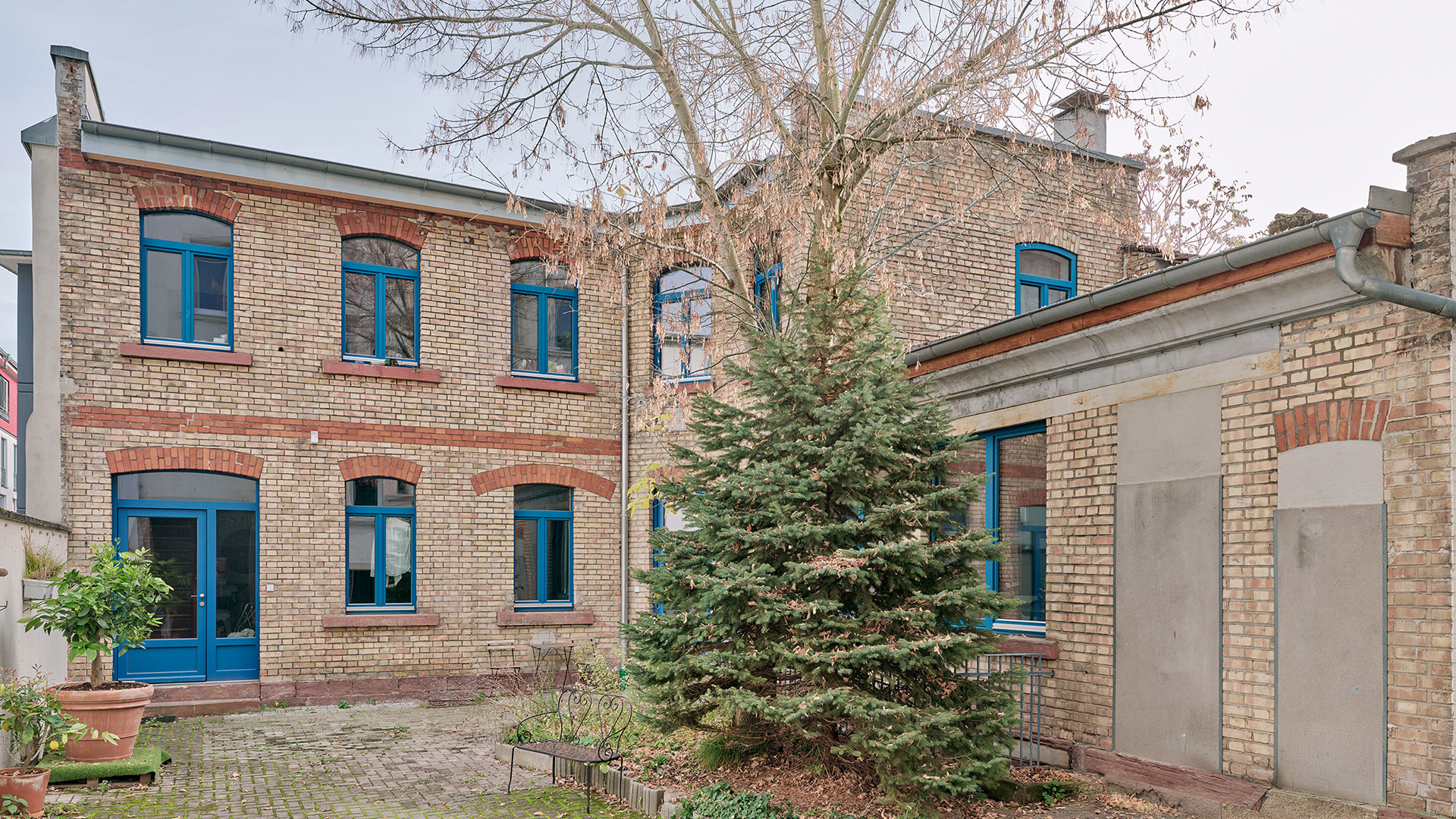real-estate-residential-waldstrasse-56-hinten